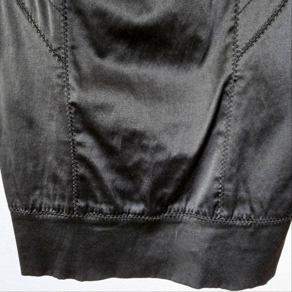 The Perfect Little Black Dress - Picture 6 of 7